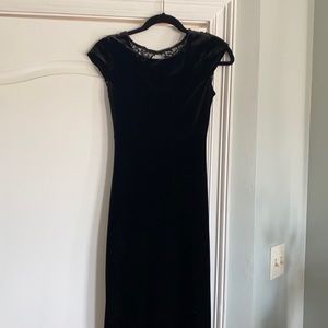 elegant black dress size S great condition